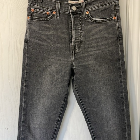 Levi’s NWOT Black Denim Ankle Skinny Jeans Button Fly Closure Size 28 - Picture 5 of 10